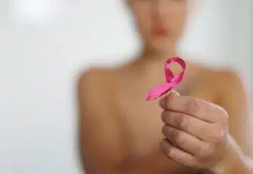 Esperance de vie du cancer du sein en fonction de l'âge et du stade