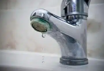 Comment protéger votre installation sanitaire en traitant l'eau calcaire avec un spécialiste