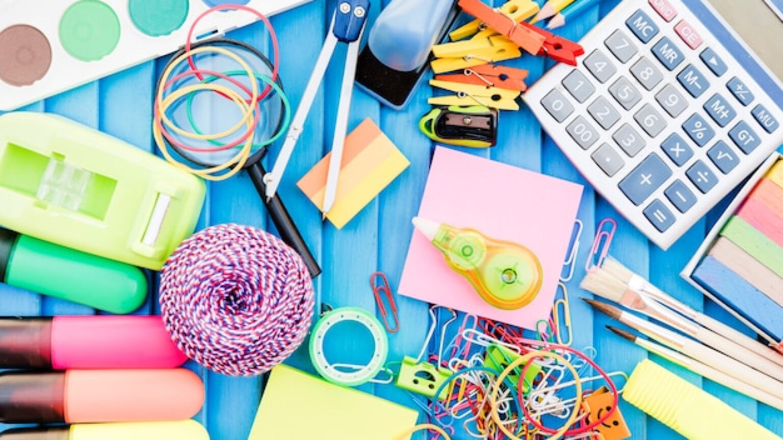 Fournitures de loisirs créatifs : comment choisir la bonne boutique en ligne ?