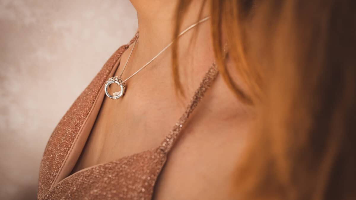 Les colliers personnalisés à offrir pour Noël : les grandes tendances